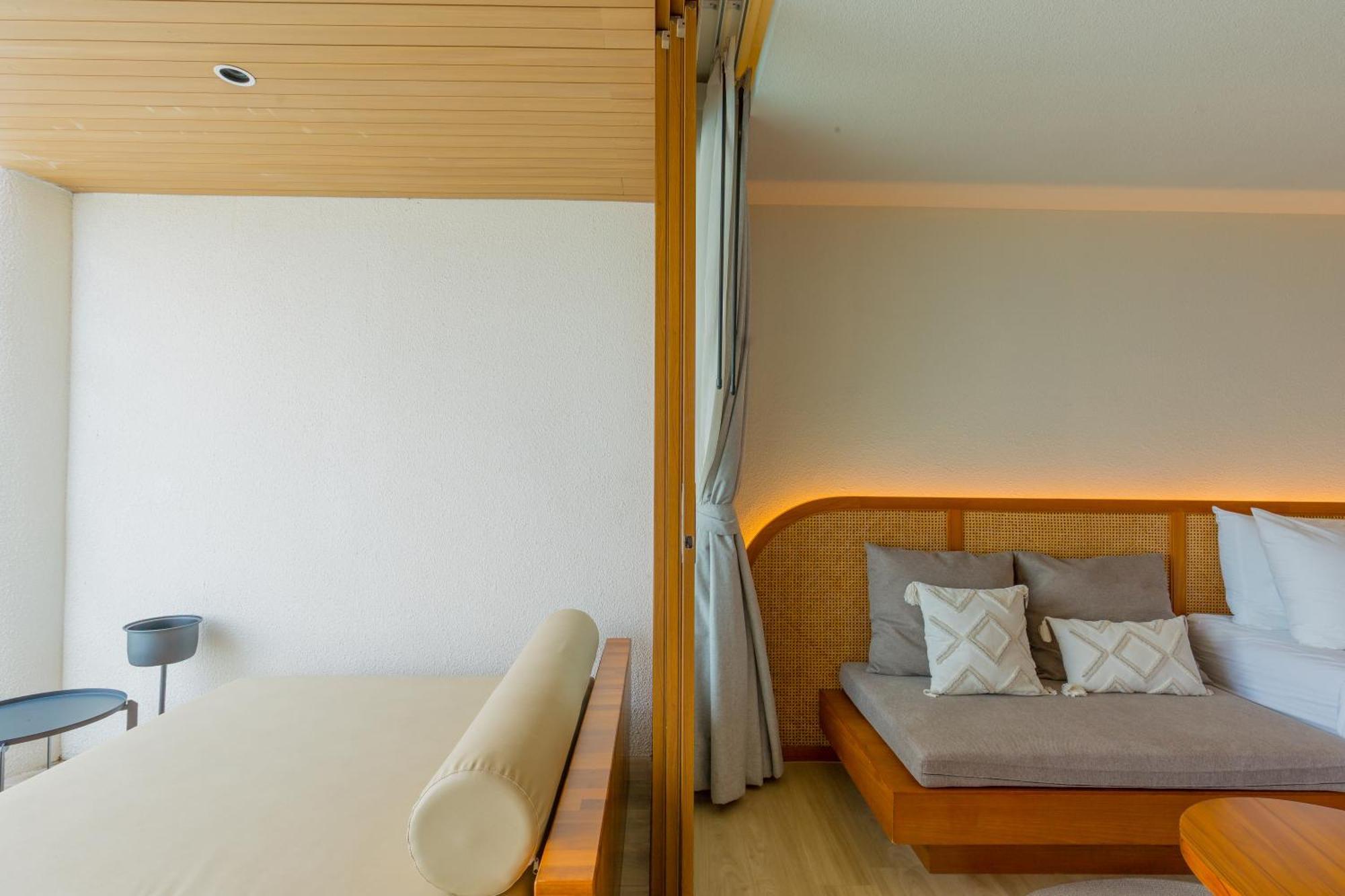Tasana Bar And Luxury Resort Ko Lan Exterior photo